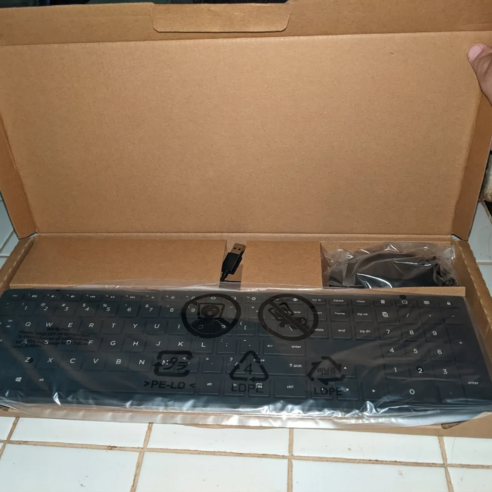 NIB COMPUTER KEYBOARD AND MOUSE SET